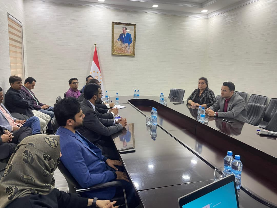 МУЛОҚОТИ РОҲБАРИЯТИ ПАЛАТАИ САВДО ВА САНОАТИ ҶУМҲУРИИ ТОҶИКИСТОН БО ДОИРАИ СОҲИБКОРОН АЗ ҶУМҲУРИИ ИСЛОМИИ ПОКИСТОН