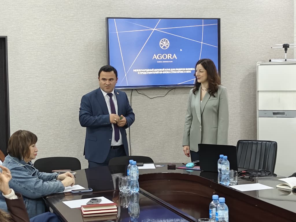 ВОХӮРӢ БО НАМОЯНДАГОНИ БРИКС ВА ШОС ДАР ШАКЛИ В2В